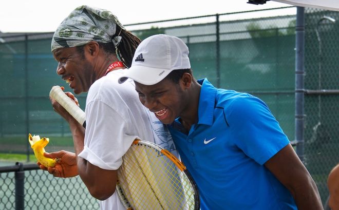 的稳健表现 的稳健表现